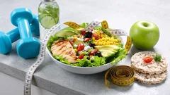 Odzyskaj idealną sylwetkę i zmniejsz obrzęki: 3 napoje i 2 zasady