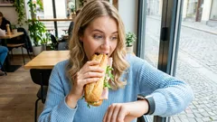 Dietetyk ostrzega: dlaczego szybki lunch jest niebezpieczny