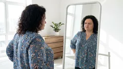 „Starzeję się” – to zdanie, które bardziej niż sam wiek utrudnia odchudzanie. Oto dlaczego